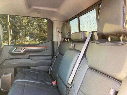 Used 2025 GMC Sierra 1500 Denali AWD/4WD image 9