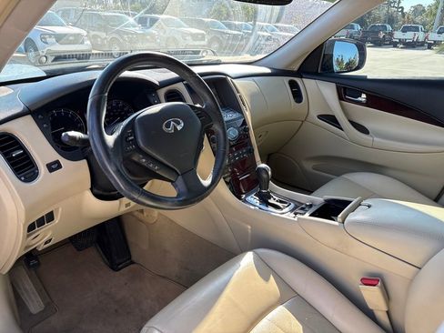 Used 2017 INFINITI QX50 2WD w/ Deluxe Touring Package image 6