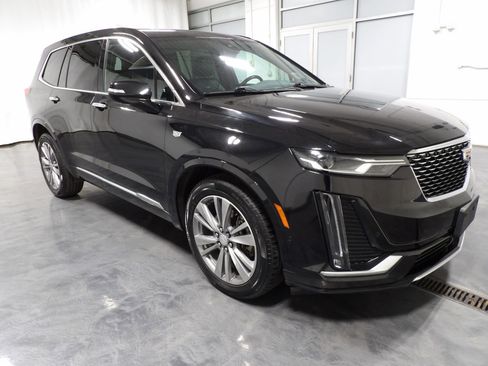 Used 2021 Cadillac XT6 Premium Luxury AWD/4WD image 2