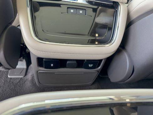 Used 2022 Lincoln Navigator Reserve AWD/4WD image 39