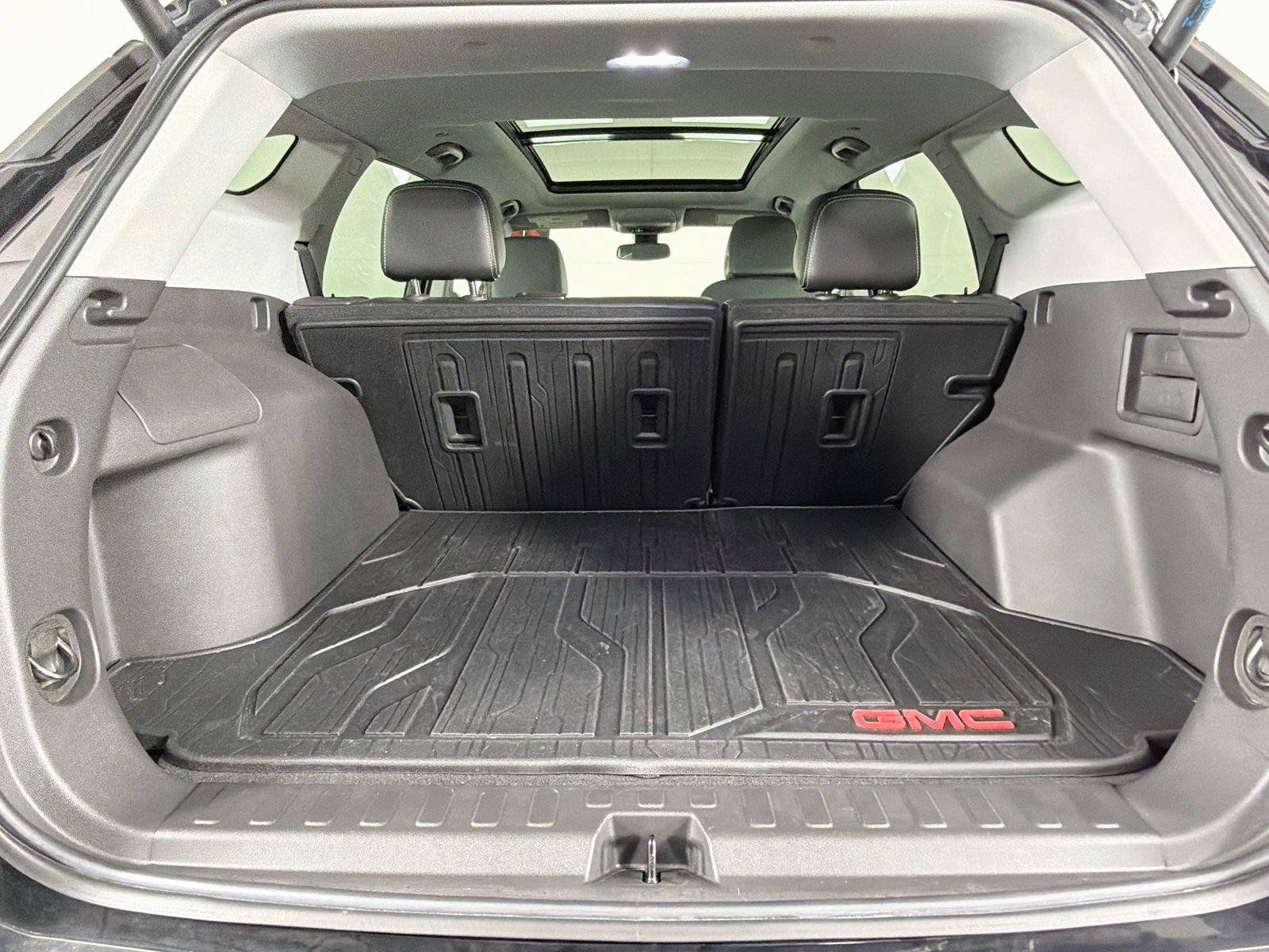 Used 2024 GMC Terrain SLT w/ Infotainment Package II AWD/4WD image 14