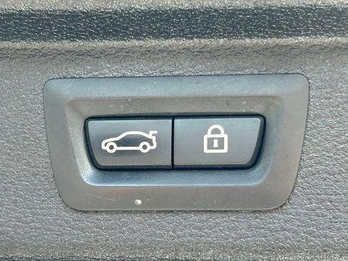 Used 2017 BMW X5 xDrive40e AWD/4WD image 34
