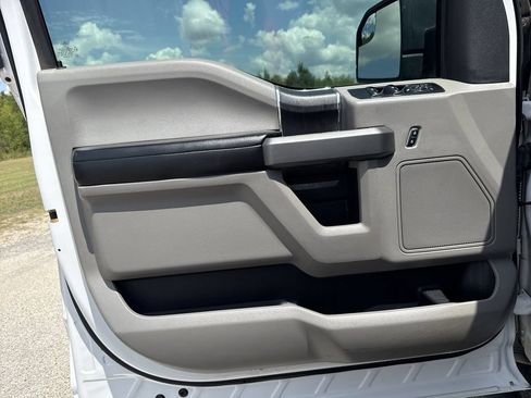 Used 2018 Ford F150 XLT RWD image 10