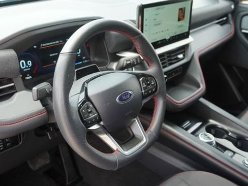 Used 2025 Ford Explorer ST-Line w/ ST-Line Street Pack AWD/4WD image 18