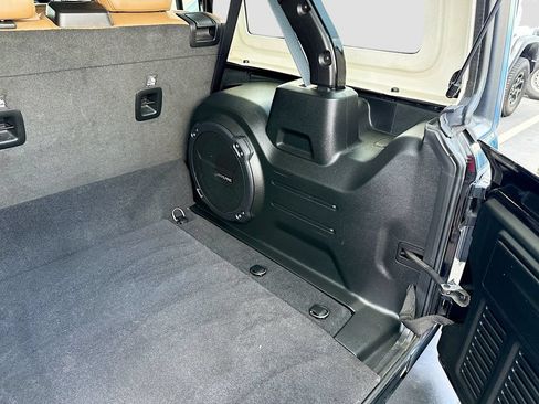 Used 2023 Jeep Wrangler Unlimited Sahara w/ Cold Weather Group AWD/4WD image 32
