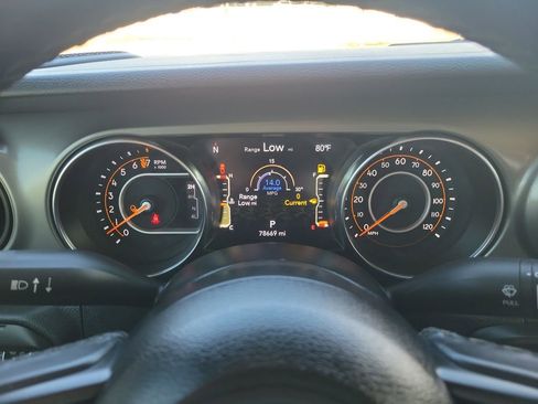 Used 2021 Jeep Gladiator Willys image 13