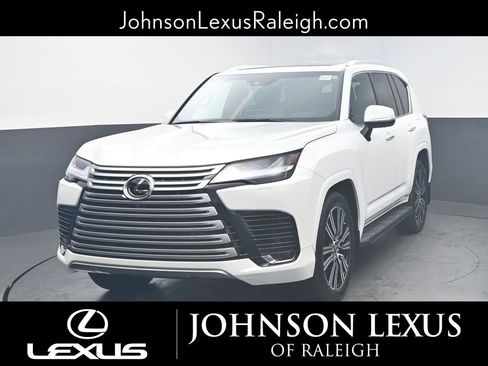 Used 2024 Lexus LX 600 4WD w/ Luxury Package image 5