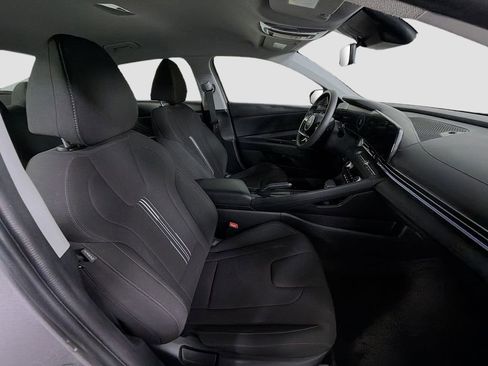 Used 2024 Hyundai Elantra SEL FWD image 27