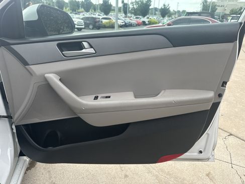 Used 2017 Hyundai Sonata SE FWD image 18