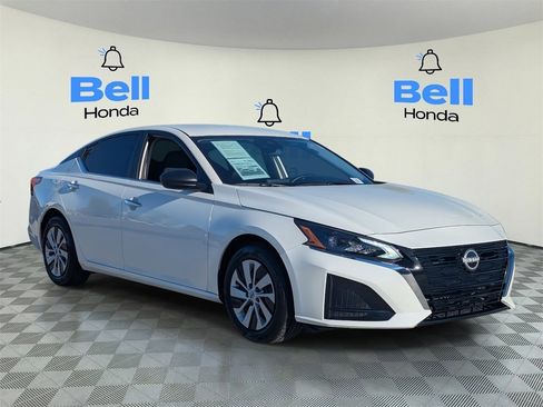 Used 2025 Nissan Altima 2.5 S image 6