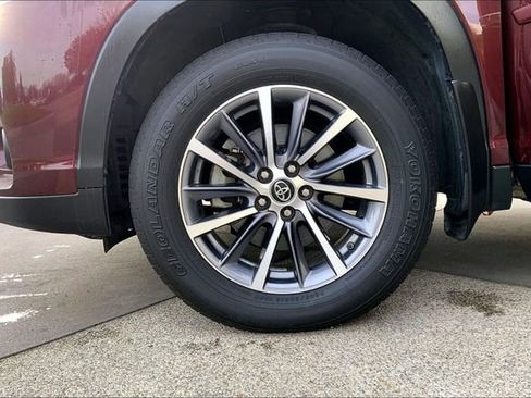 Used 2019 Toyota Highlander XLE image 9