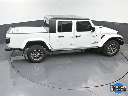 Used 2024 Jeep Gladiator Sport image 34