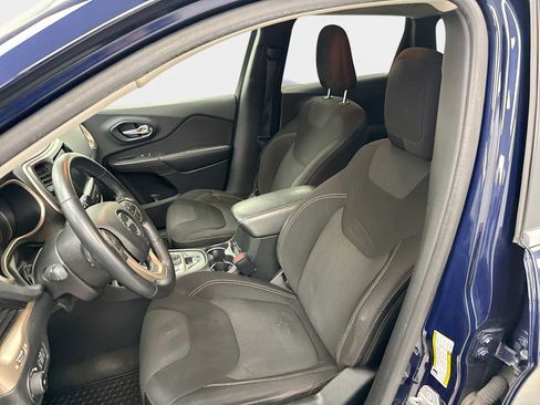 Used 2015 Jeep Cherokee Latitude w/ Cold Weather Group image 14