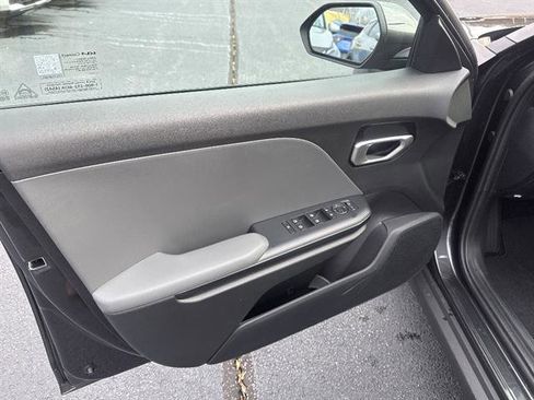 New 2025 Kia K4 LXS image 10