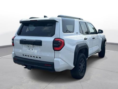 Used 2025 Toyota 4Runner SR5 AWD/4WD image 6