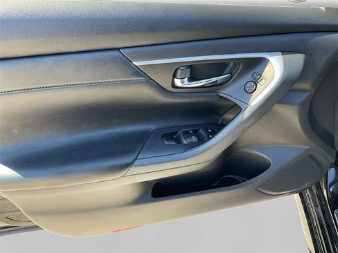 Used 2017 Nissan Altima 3.5 SL w/ 3.5SL Technology Package image 14