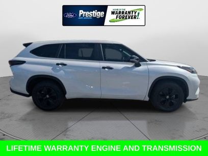 Used 2024 Toyota Highlander LE