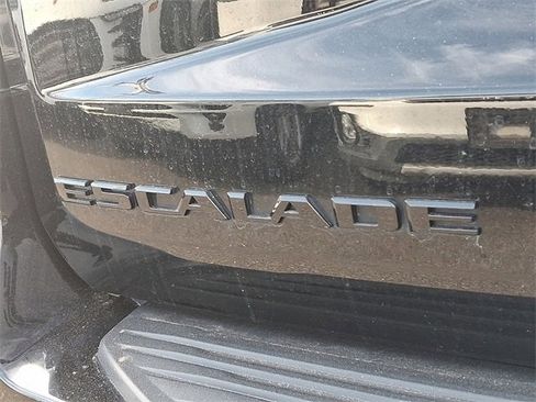 Certified 2023 Cadillac Escalade Sport Platinum w/ LPO, ONYX Package image 32