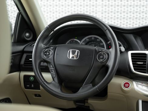Used 2015 Honda Accord EX-L image 9