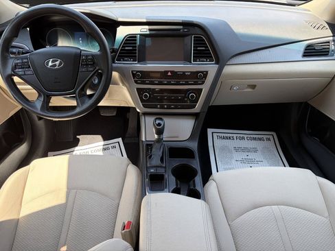 Used 2017 Hyundai Sonata SE FWD image 14