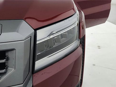 Used 2025 Nissan Frontier SL image 18