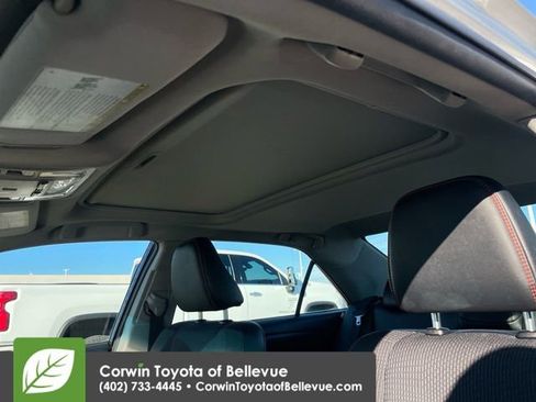 Used 2017 Toyota Camry SE w/ Moonroof Package image 24