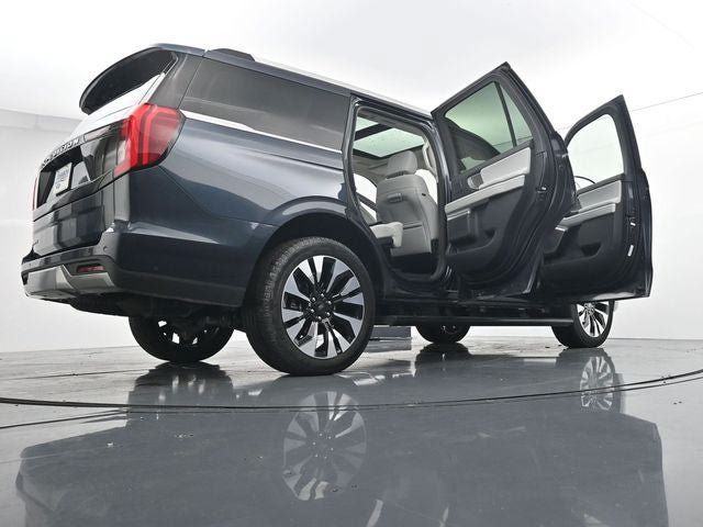 Used 2025 Ford Expedition Platinum w/ Driver's Package AWD/4WD image 42