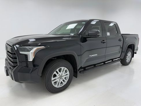 New 2026 Toyota Tundra SR5 w/ SR5 Convenience Package image 5