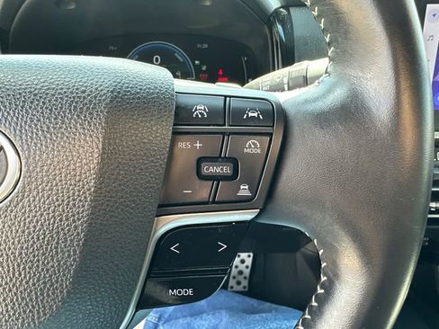 Used 2025 Toyota Camry SE w/ Convenience Package image 36