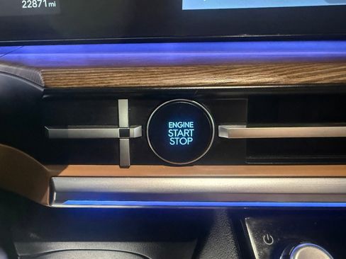 Used 2024 Hyundai Santa Fe Limited image 25