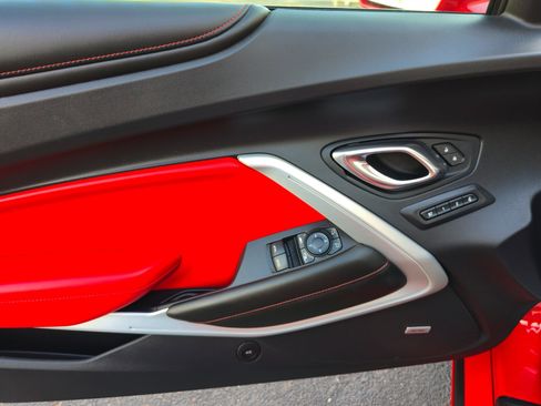 Used 2016 Chevrolet Camaro SS image 16
