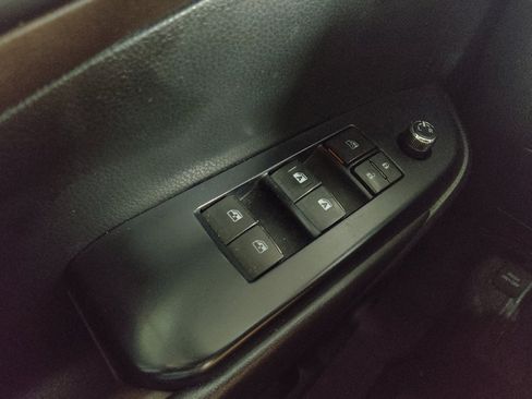 Used 2018 Toyota Highlander Plus AWD/4WD image 27