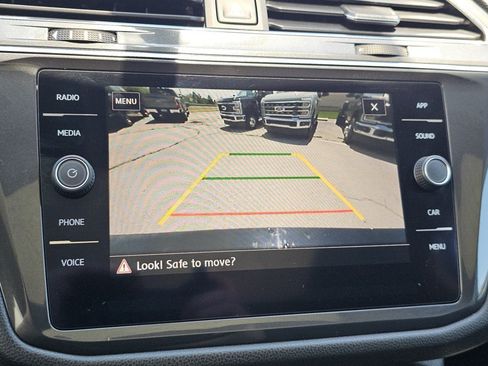 Used 2019 Volkswagen Tiguan SE w/ Panoramic Sunroof Package AWD/4WD image 9