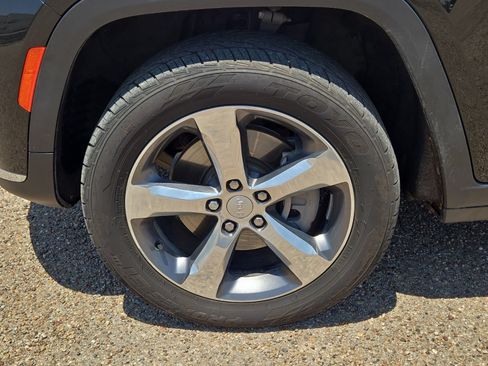 Used 2021 Jeep Grand Cherokee L Limited AWD/4WD image 10