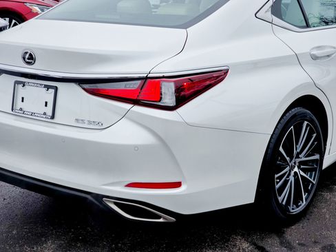 Used 2023 Lexus ES 350 w/ Premium Package image 18