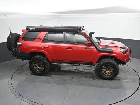 Used 2019 Toyota 4Runner TRD Off-Road AWD/4WD image 31