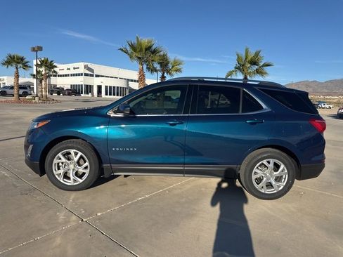 Used 2020 Chevrolet Equinox LT image 2