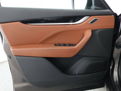 Used 2022 Maserati Levante GT image 9