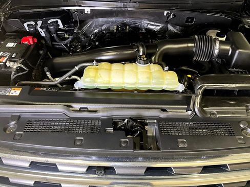 Used 2021 Ford Expedition XLT image 29