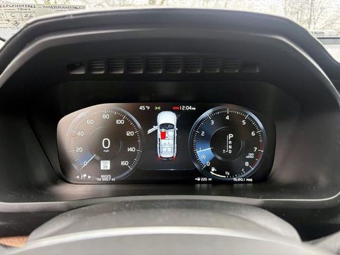 Used 2017 Volvo XC90 T6 Inscription w/ Vision Package image 16