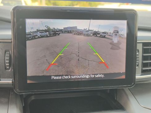 Used 2022 Ford Explorer XLT w/ Equipment Group 202A RWD image 26