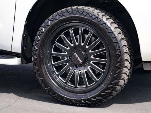 Used 2014 Toyota Sequoia Platinum AWD/4WD image 7