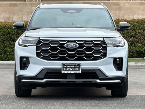 Used 2025 Ford Explorer Platinum w/ LUX Leather Package AWD/4WD image 9