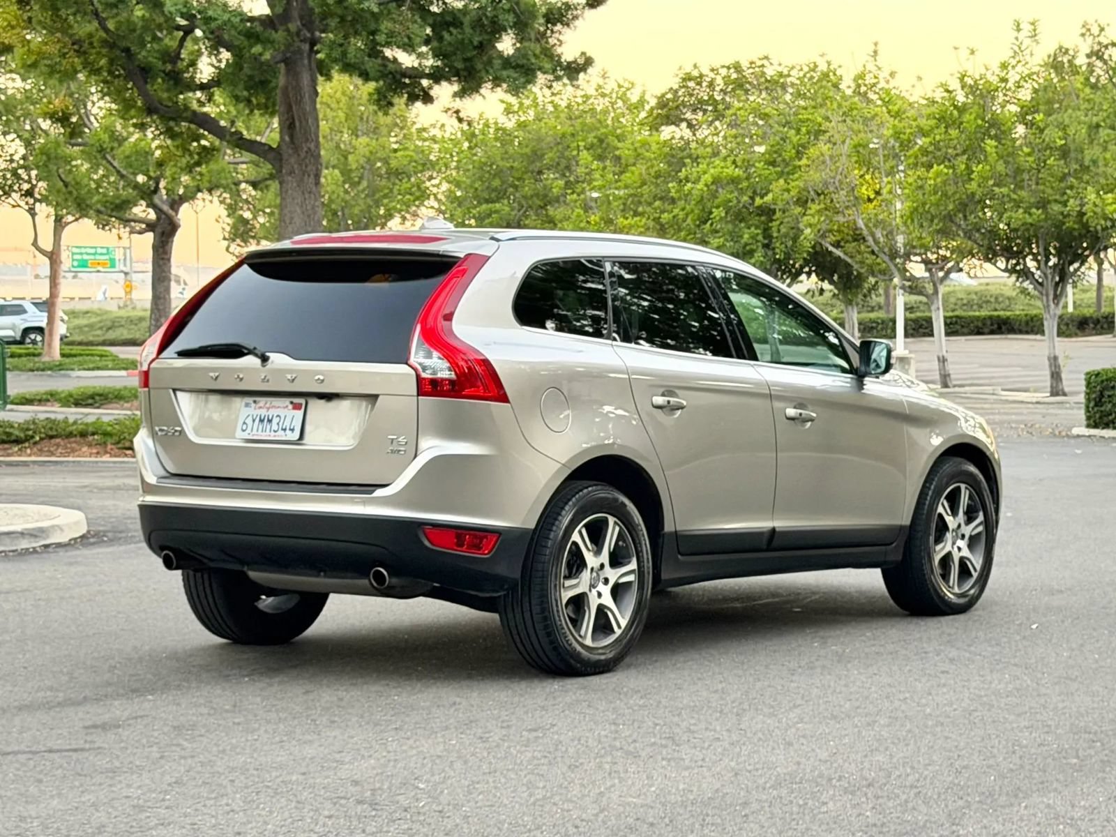 Used 2013 Volvo XC60 T6 AWD/4WD image 4