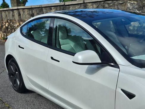 Used 2023 Tesla Model 3 Standard Range RWD image 19