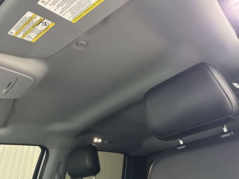 Used 2022 Ford F150 Lariat w/ Trailer Tow Package image 19