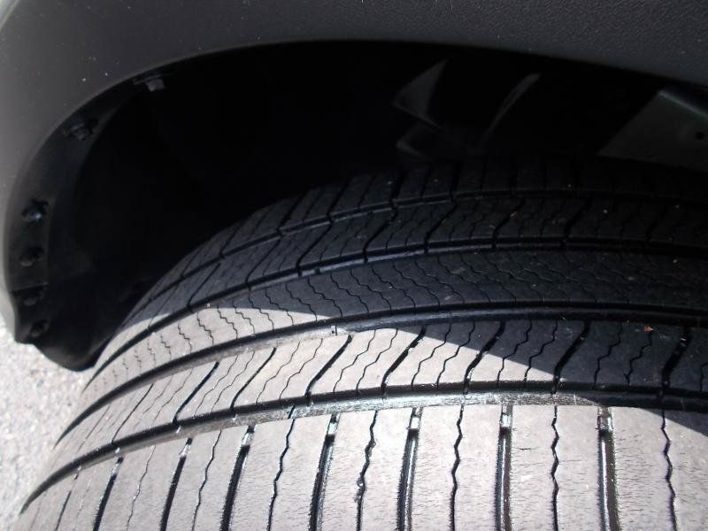Used 2017 Ford Escape SE w/ Equipment Group 201A FWD image 16