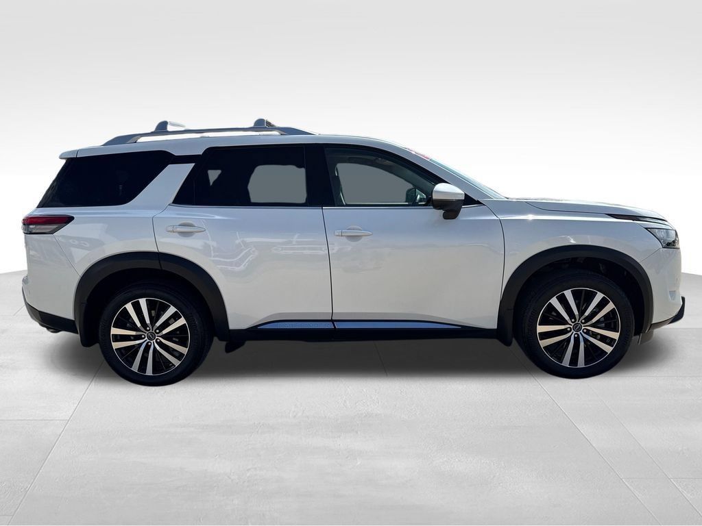 Used 2025 Nissan Pathfinder Platinum w/ Cargo Package AWD/4WD image 7