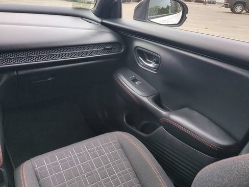 Used 2025 Honda HR-V Sport image 17