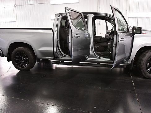 Used 2024 Chevrolet Silverado 1500 RST AWD/4WD image 31